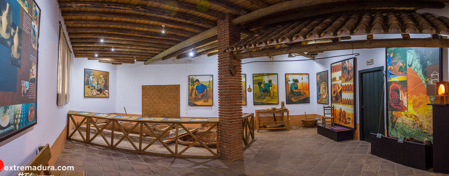 MUSEO DE LA ALFARERÍA		Salvatierra de los Barros	Badajoz	Colección
