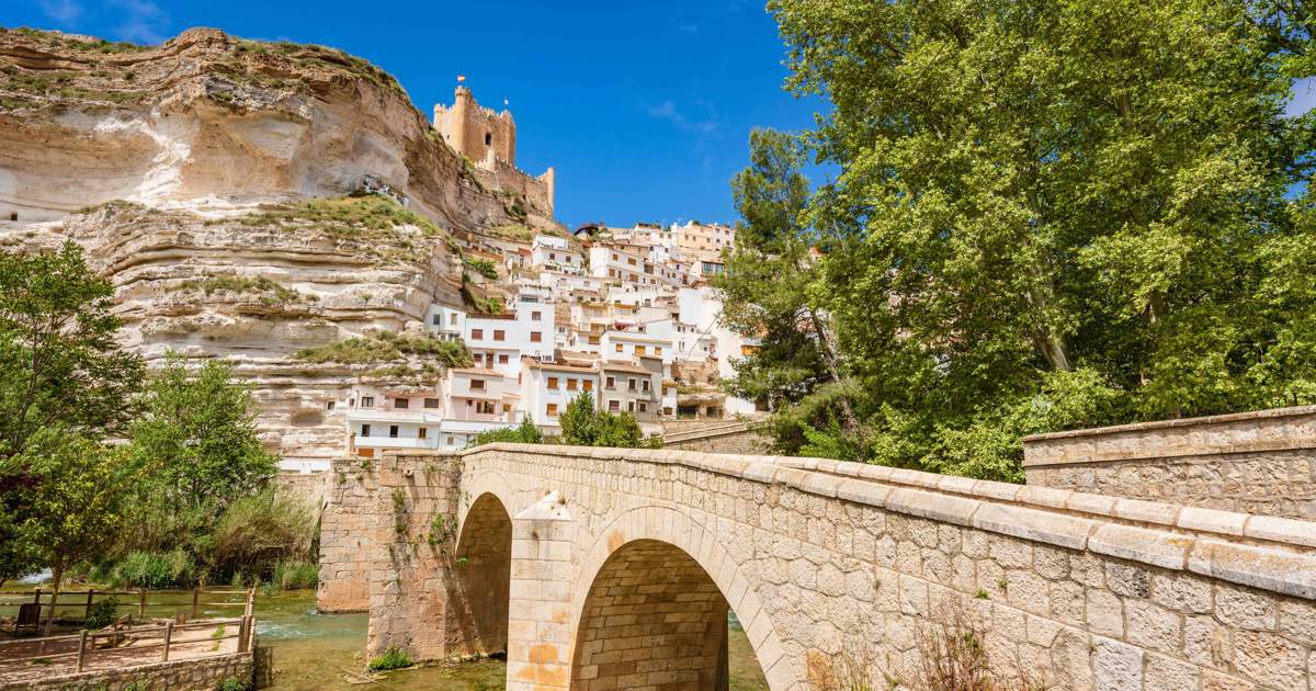 Los pueblos más bonitos de Albacete entre castillos, ríos y cañones