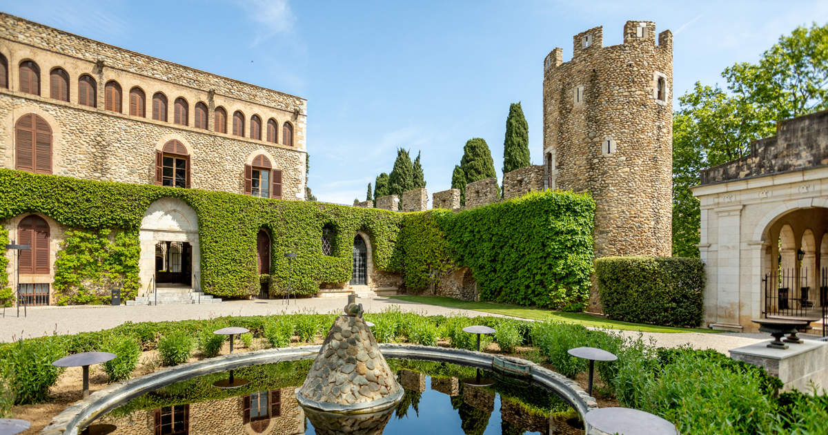 El castillo de Girona donde disfrutar de un estrella Michelin, una bodega invisible y mucho más
