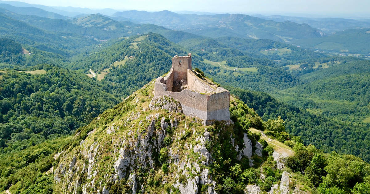 El castillo del sur de Francia que en cada solsticio de verano experimenta un fenómeno de luces