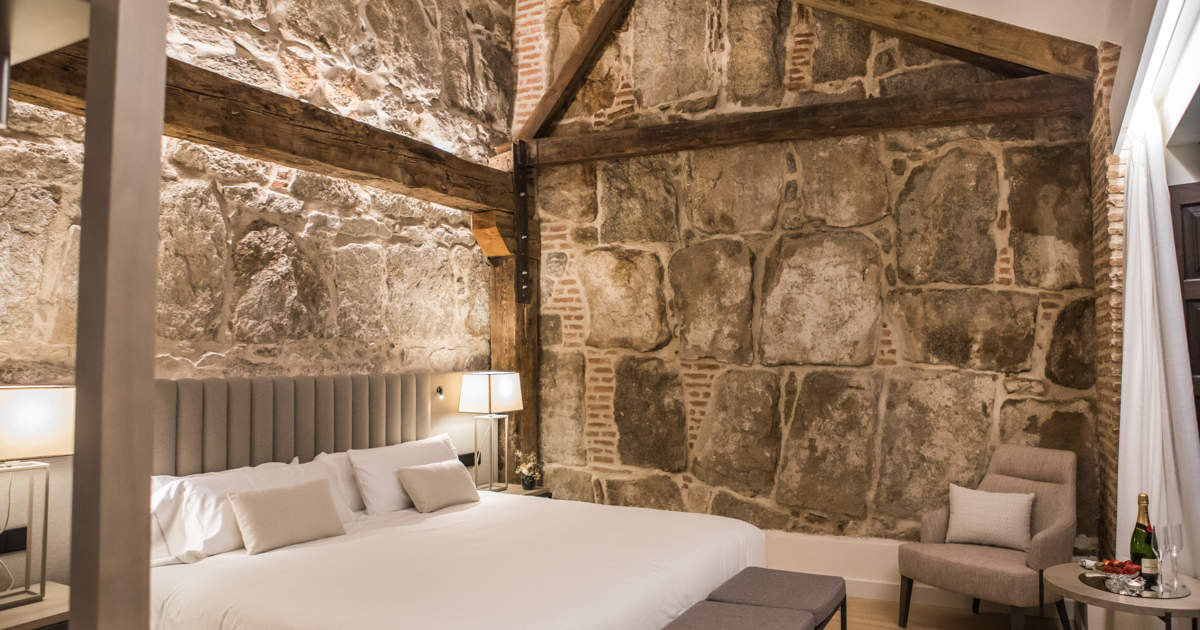 Una noche en el hotel boutique adosado a la muralla de Ávila