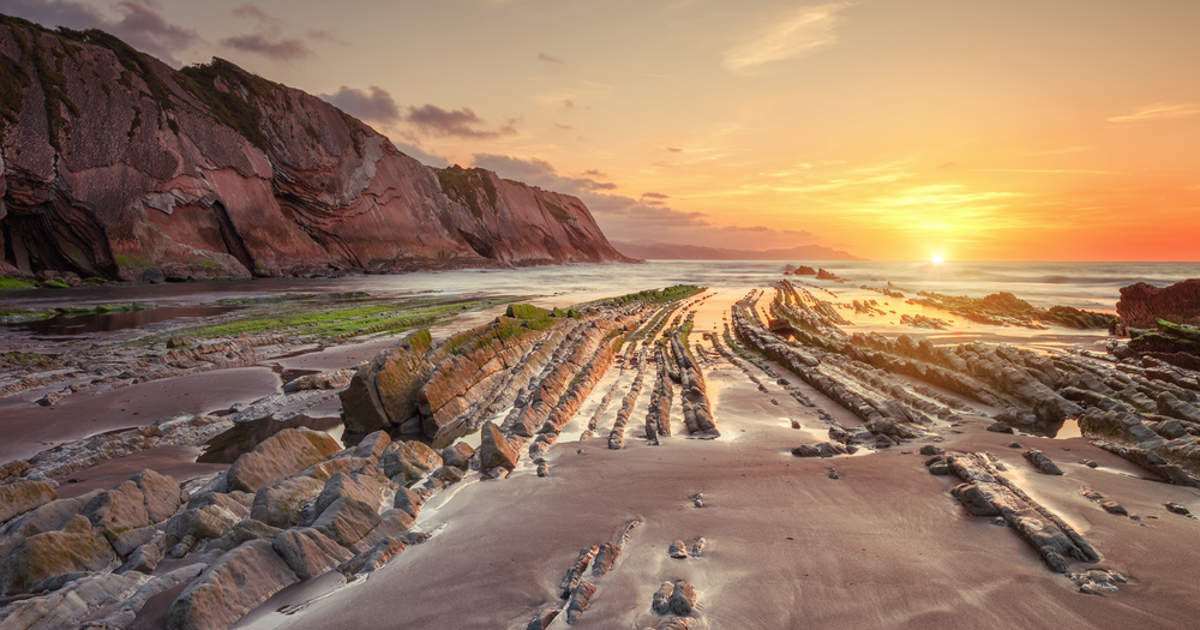 La playa del País Vasco que confirma cómo desaparecieron los dinosaurios