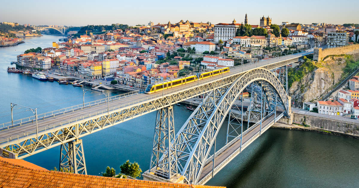 qué ver en la ciudad del Douro entre monumentos, vino y azulejos
