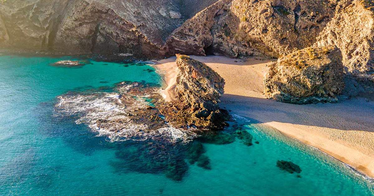 La playa con el azul más intenso de toda Andalucía